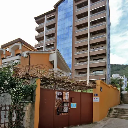 Gosposhtina 219 *